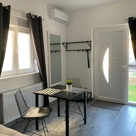 Spring Apartment *