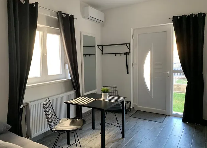 Spring アパート *